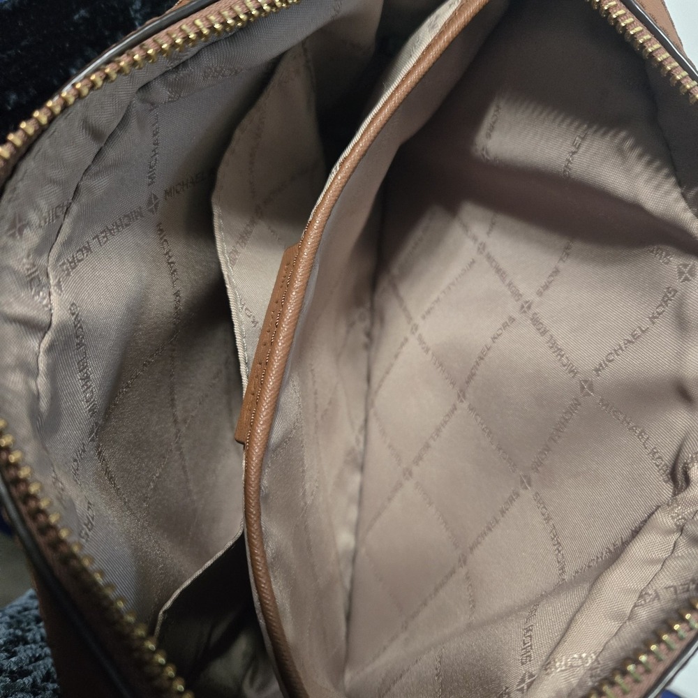 MICHAEL KORS Jet Set Large EW Crossbody Bag Vanilla Brown MK Signature Gold - Picture 5 of 9